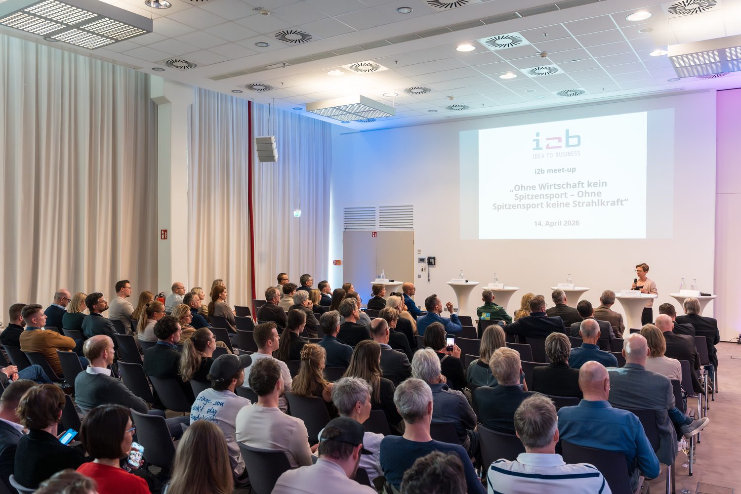 Volles Publikum bei einer i2b-Veranstaltung